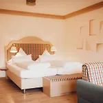 Wellnesshotel Sonnenhalde Tonbach Hotel 4*