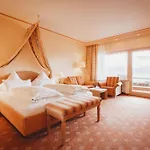 Wellnesshotel Sonnenhalde Tonbach Hotel 4*