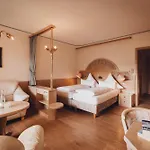 Otel Wellnesshotel Sonnenhalde Tonbach 4*