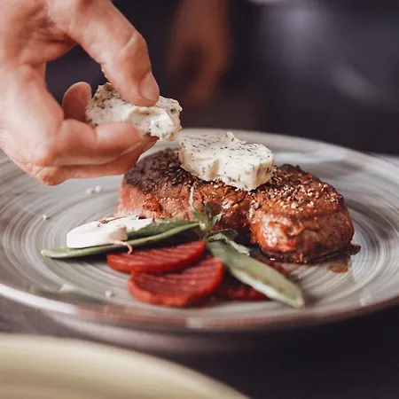 ホテル Wellnesshotel Sonnenhalde Tonbach バイアースブロン