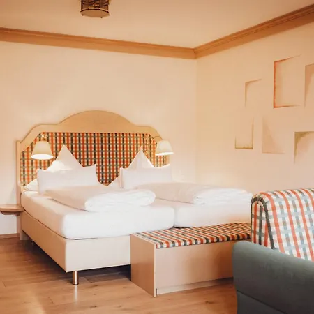 Wellnesshotel Sonnenhalde Tonbach Hotel 4*