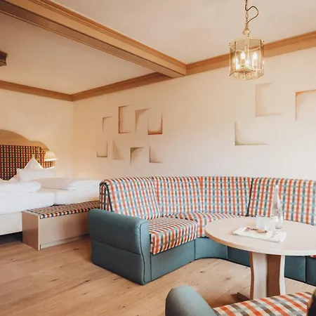 Wellnesshotel Sonnenhalde Tonbach Otel 4*