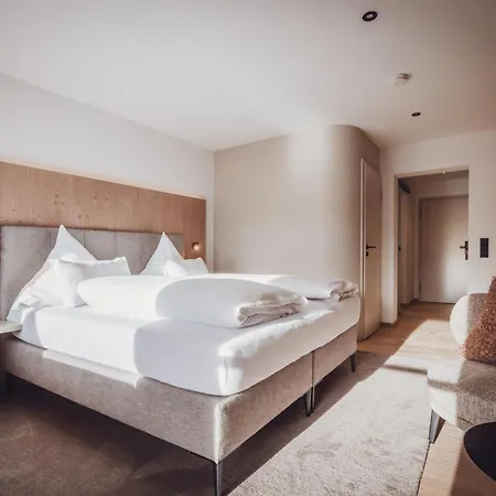 Wellnesshotel Sonnenhalde Tonbach Hotel 4*