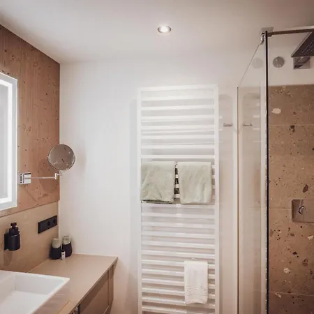 Otel Wellnesshotel Sonnenhalde Tonbach