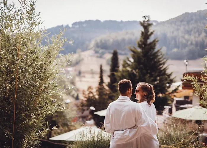 Отель Wellnesshotel Sonnenhalde Tonbach 4*