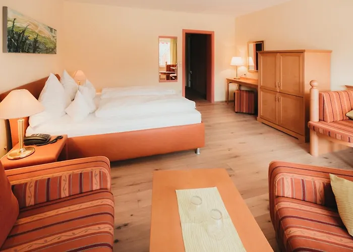 Отель Wellnesshotel Sonnenhalde Tonbach Байрсброн